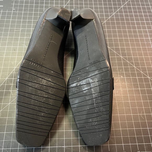 GUC Stuart Weitzman leather kitten heels - Picture 4 of 8